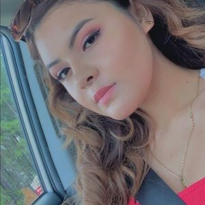 Meet your Posher, Melanie